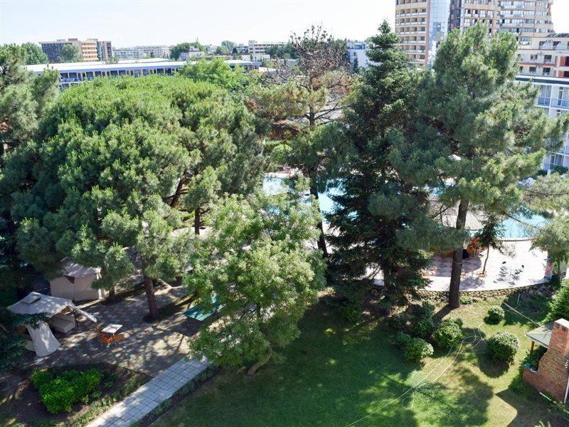 Balaton Hotel Pantai Sunny Bagian luar foto