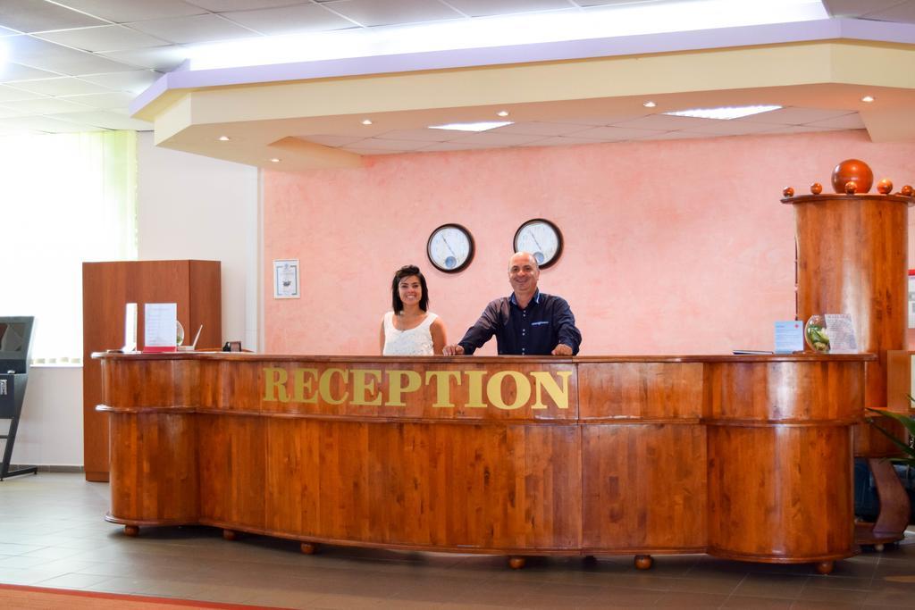 Balaton Hotel Pantai Sunny Bagian luar foto