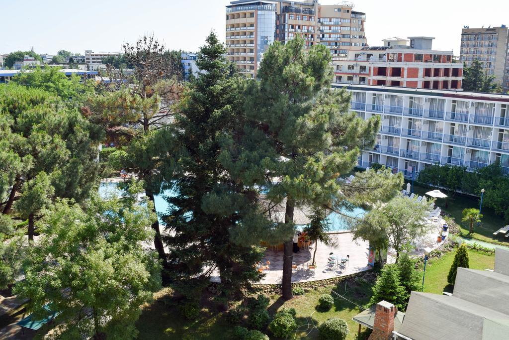 Balaton Hotel Pantai Sunny Bagian luar foto