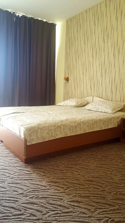 Balaton Hotel Pantai Sunny Bagian luar foto