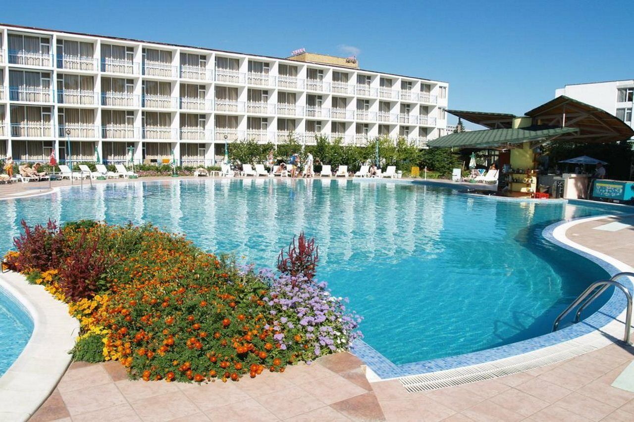 Balaton Hotel Pantai Sunny Bagian luar foto