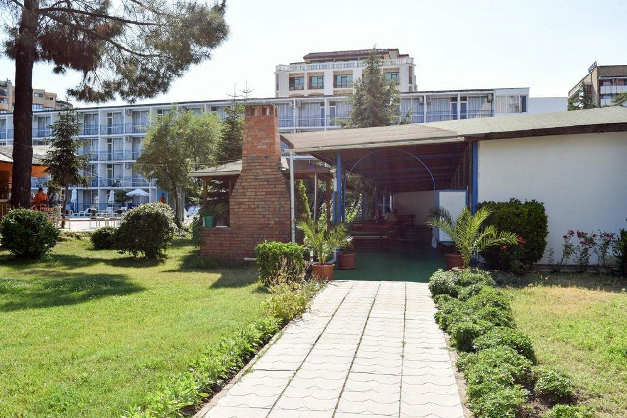Balaton Hotel Pantai Sunny Bagian luar foto