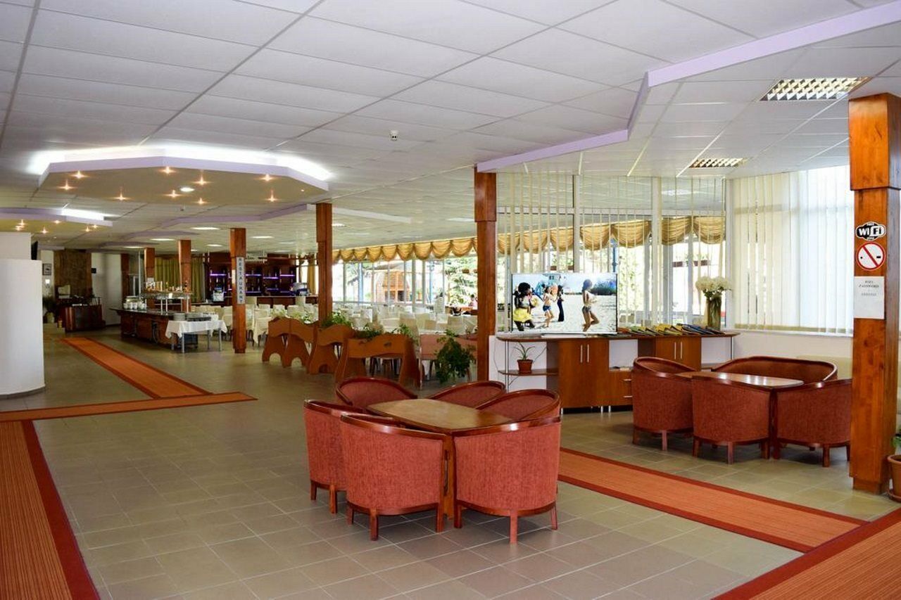 Balaton Hotel Pantai Sunny Bagian luar foto